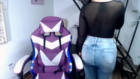 Snapshot of samantha2girl chatting on October 2025 05:00:01 PM samantha online show from October 2025 05:00:01 PM