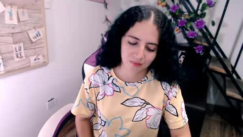 Snapshot of samantha2girl chatting on April 2026 06:34:02 PM samantha online show from April 2026 06:34:02 PM
