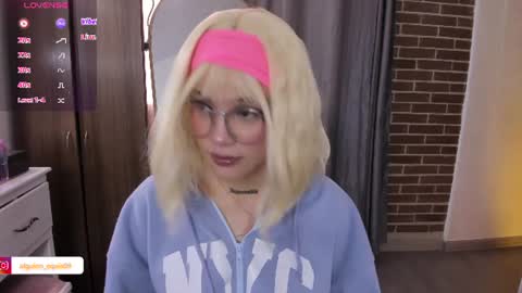 samantha_browwnn online show from June 2026 06:29:02 PM