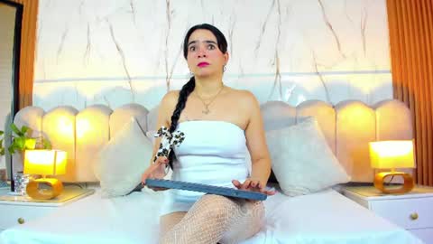 samantha_fiire online show from June 2026 12:17:01 PM