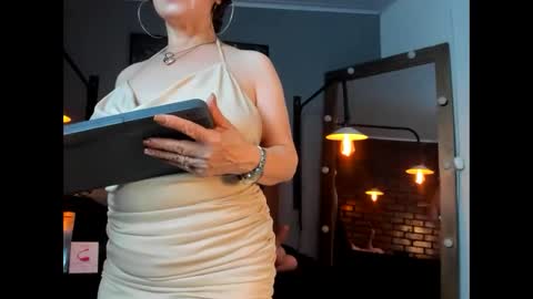Snapshot of samantha_mature56 chatting on March 2026 02:17:01 AM Sam online show from March 2026 02:17:01 AM