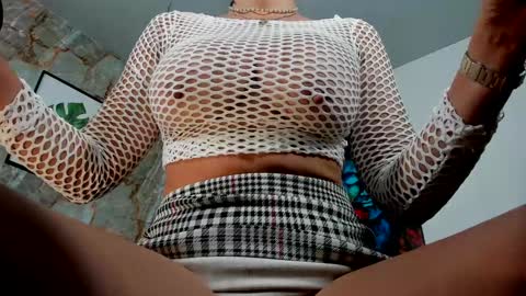 Snapshot of samantha_milfs chatting on January 2025 10:31:01 AM samantha_milfs online show from January 2025 10:31:01 AM