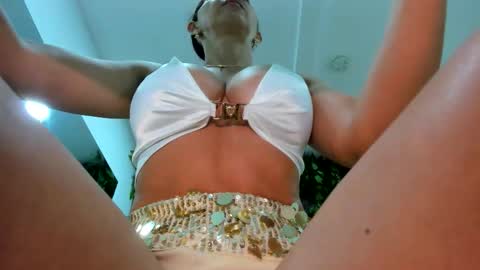 Snapshot of samantha_milfs chatting on November 2025 11:21:02 AM samantha_milfs online show from November 2025 11:21:02 AM