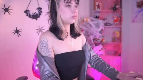 Snapshot of samantha_owen_ chatting on October 2025 02:40:02 PM SAMY online show from October 2025 02:40:02 PM