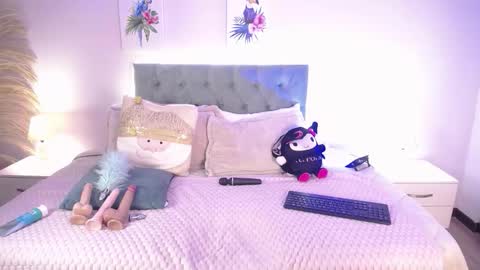 Snapshot of samantha_spike chatting on December 2025 08:08:02 AM Samantha online show from December 2025 08:08:02 AM