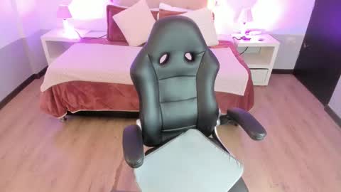 Snapshot of samantha_spike chatting on February 2026 07:54:02 PM Samantha online show from February 2026 07:54:02 PM