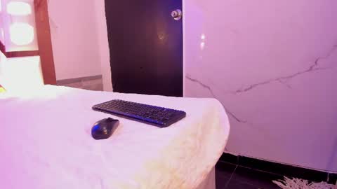 samantha_swettt online show from July 2026 06:31:01 PM