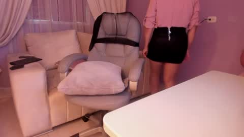 samantha_thompsoon online show from July 2026 10:38:01 PM