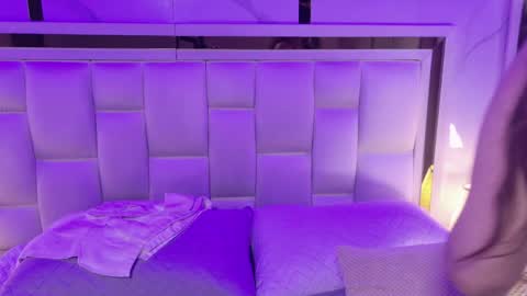 samanthaa_sm online show from April 2026 03:24:01 AM