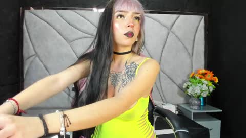 Samantha Smitth online show from April 2026 04:01:01 AM