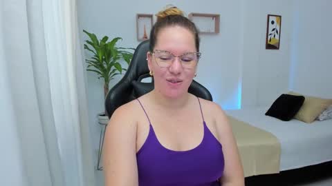 Snapshot of samanthaleon chatting on December 2024 05:36:02 PM Samantha samy online show from December 2024 05:36:02 PM