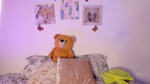 Snapshot of samara_jonnes_ chatting on January 2025 10:08:02 PM Samara is my name a pleasure delighted that you are here leave your thumb up it is important to me online show from January 2025 10:08:02 PM