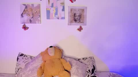 Snapshot of samara_jonnes_ chatting on January 2025 01:37:02 AM Samara is my name a pleasure delighted that you are here leave your thumb up it is important to me online show from January 2025 01:37:02 AM