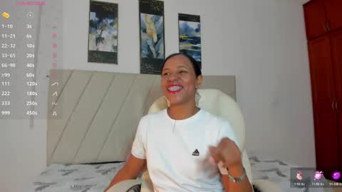samaraa_smith1 online show from April 2026 12:07:02 PM