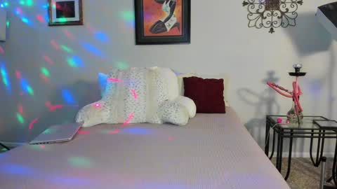 Yaya online show from February 2025 04:05:01 AM