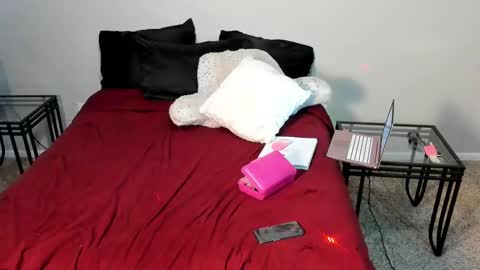 Yaya online show from February 2025 08:22:01 PM