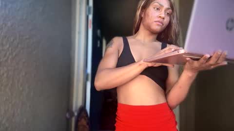 Yaya online show from March 2025 10:42:01 PM