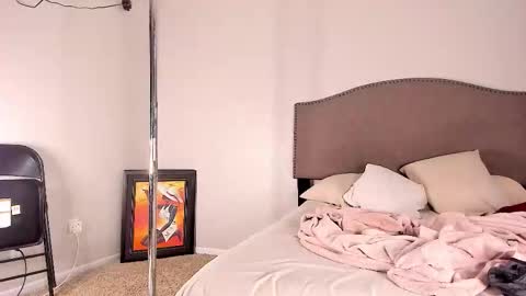 Yaya online show from October 2025 12:58:01 AM