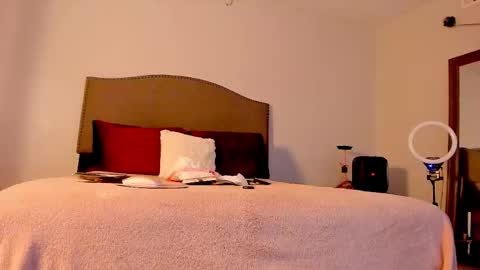 Yaya online show from November 2025 04:03:01 AM