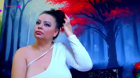 Snapshot of samiraevans chatting on November 2025 10:45:02 PM online show from November 2025 10:45:02 PM