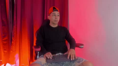 Snapshot of sammy_and_mike_ls chatting on September 2025 10:37:01 AM Sophie y Mark online show from September 2025 10:37:01 AM