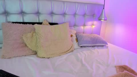 Snapshot of sammybrunette1 chatting on February 2025 11:34:02 PM Axel online show from February 2025 11:34:02 PM