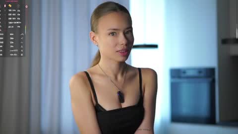 Vivienne online show from July 2026 05:00:02 AM