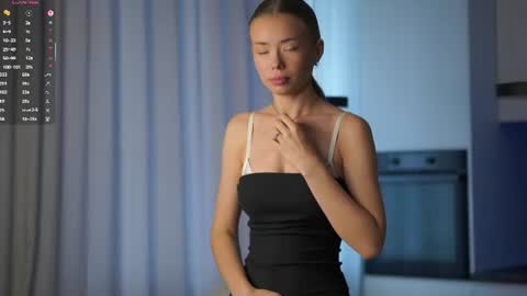 Vivienne online show from July 2026 01:08:01 AM