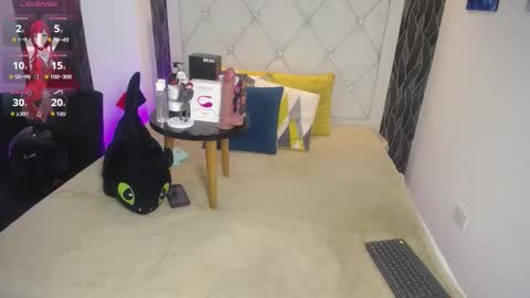 Snapshot of samu_foxxx chatting on December 2025 08:25:01 PM SAMU online show from December 2025 08:25:01 PM