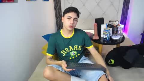 Snapshot of samu_foxxx chatting on March 2026 08:25:02 PM SAMU online show from March 2026 08:25:02 PM