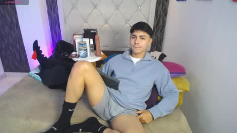 Snapshot of samu_foxxx chatting on April 2026 08:35:02 PM SAMU online show from April 2026 08:35:02 PM