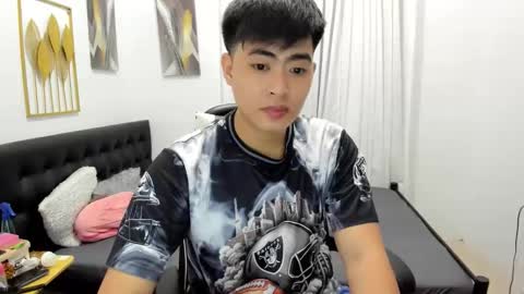 Snapshot of samuelangelo chatting on April 2026 03:17:01 PM Sam online show from April 2026 03:17:01 PM