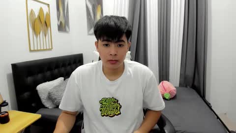 Snapshot of samuelangelo chatting on May 2026 02:55:01 PM Sam online show from May 2026 02:55:01 PM