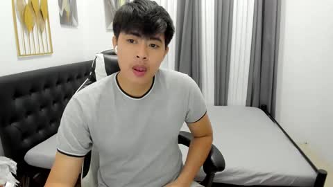 Snapshot of samuelangelo chatting on May 2026 04:27:02 PM Sam online show from May 2026 04:27:02 PM