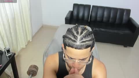 samxx_muscle online show from May 2026 01:16:02 PM