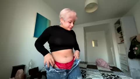 Samymoon online show from November 2025 05:04:02 PM