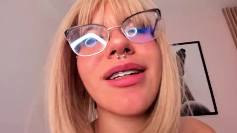 samysharky online show from March 2025 11:39:01 PM