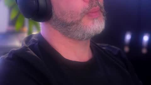 Sanders online show from October 2025 12:17:02 AM