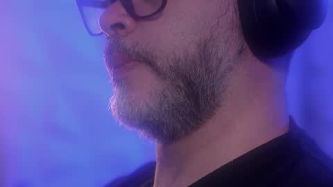 Sanders online show from October 2025 03:01:02 AM