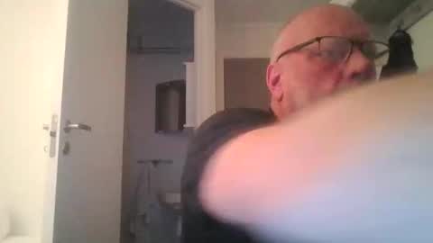 sandnesrune523 online show from April 2026 05:48:02 PM