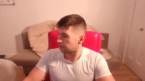 Snapshot of sandow_ chatting on October 2025 04:14:02 PM Sandow online show from October 2025 04:14:02 PM