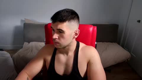 Snapshot of sandow_ chatting on October 2025 06:39:02 PM Sandow online show from October 2025 06:39:02 PM