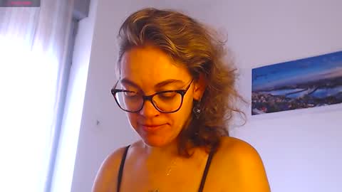 Snapshot of sandra10031989 chatting on October 2025 01:11:01 PM Sandra online show from October 2025 01:11:01 PM