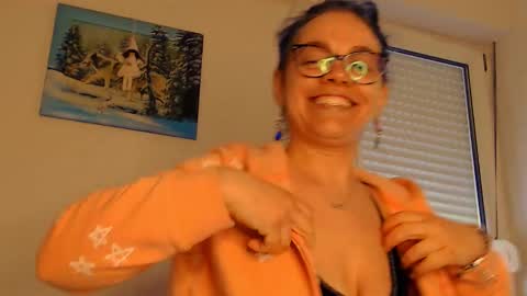 Snapshot of sandra10031989 chatting on February 2026 03:13:02 PM Sandra online show from February 2026 03:13:02 PM