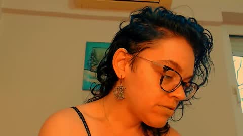 Snapshot of sandra10031989 chatting on February 2026 04:27:02 PM Sandra online show from February 2026 04:27:02 PM