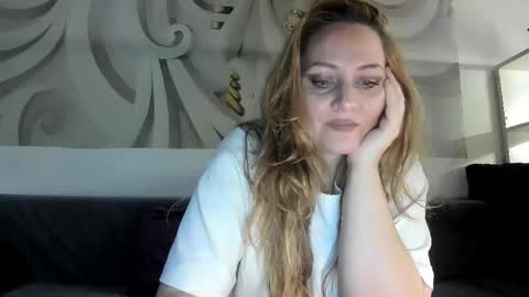Snapshot of sandra______ chatting on November 2025 10:29:02 PM dont forghet to thumbs up if you like my show online show from November 2025 10:29:02 PM