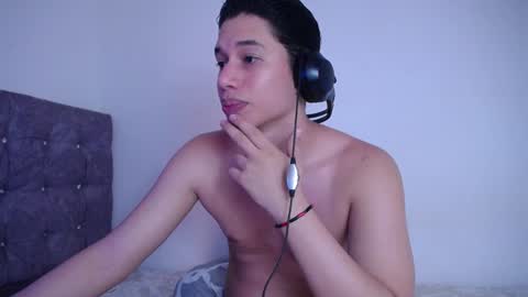 Snapshot of sandra_and_charly chatting on December 2024 08:07:01 PM sandra and charly online show from December 2024 08:07:01 PM