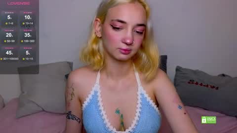 Snapshot of sandra_bell_ chatting on September 2025 03:56:02 PM Sandra online show from September 2025 03:56:02 PM