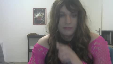 Snapshot of sandraclara chatting on November 2025 06:56:02 PM sandraclara online show from November 2025 06:56:02 PM