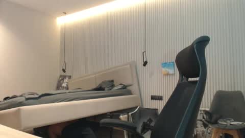 DeAlex online show from October 2025 10:00:02 AM